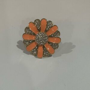 7.5 Flower Ring Goldtone with Enamel and Rhinestone COSTUME